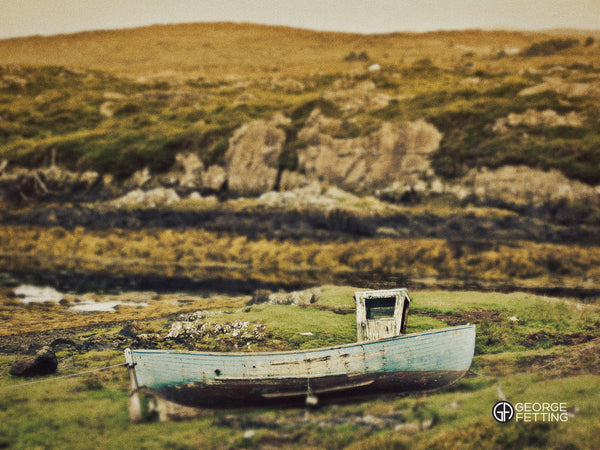 Solitary fishing boat run aground 