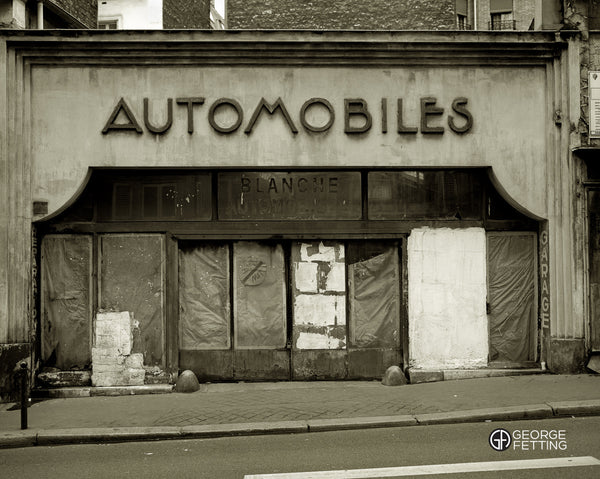 Original Art Deco garage near Moulin Rouge Paris
